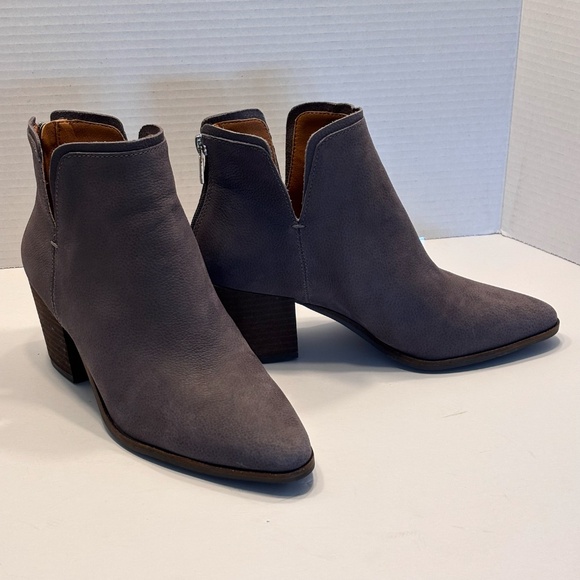 Lucky Brand Women's Ankle Boots SZ 8.5 Back Zip Gray - Picture 2 of 10